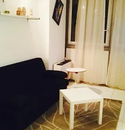 アパート Lovely Flat